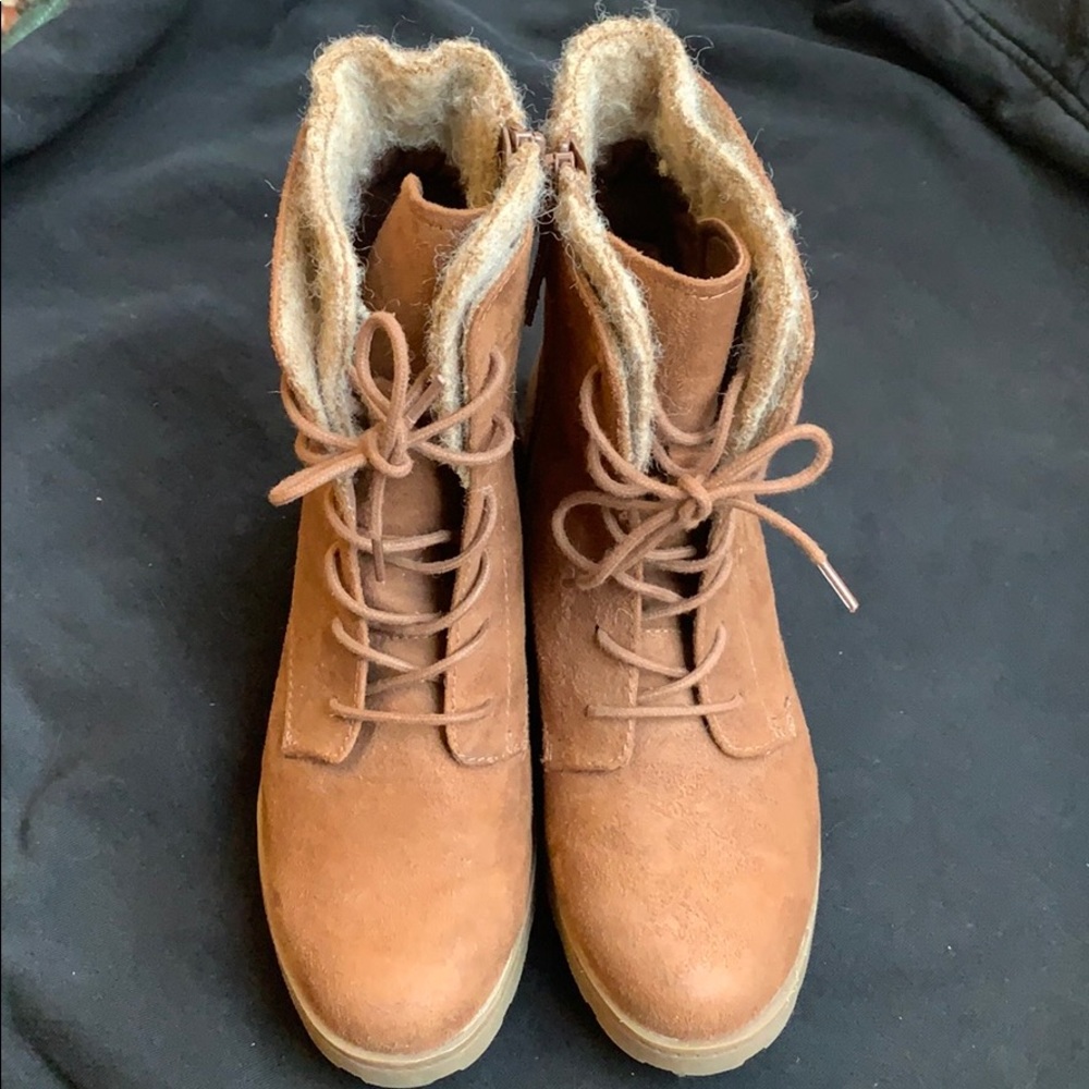 Mossimo tan boots/booties